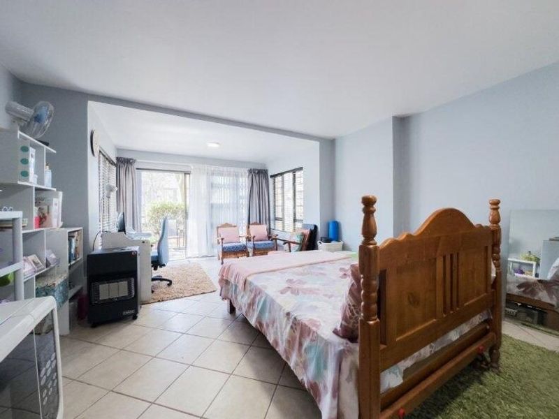 Spacious bachelor ground unit in Oukraal Estate - Photo 6