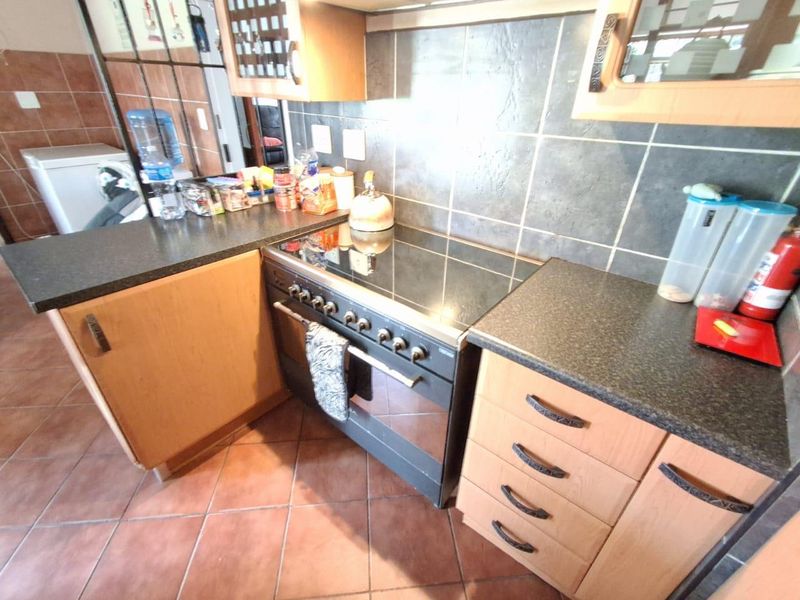 A Warm & Welcoming Family Home with Endless Potential - Photo 7