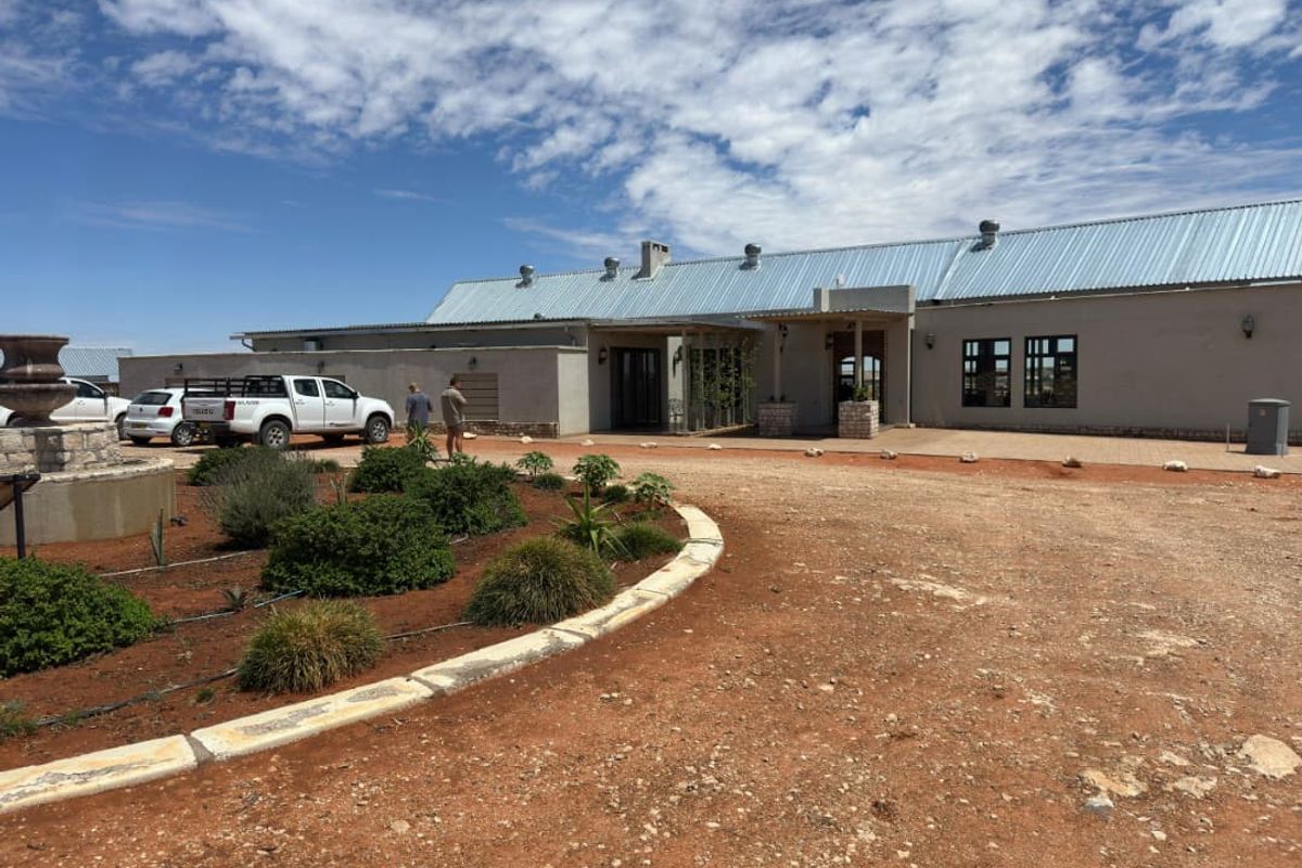Stunning 33ha Agricultural Business with Lodge & Chalets for Sale in Stampriet - Photo 4