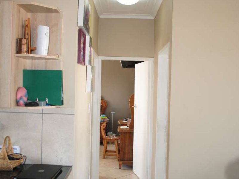 Modern Contemporary Townhouse (Lockup and Go) - Photo 6