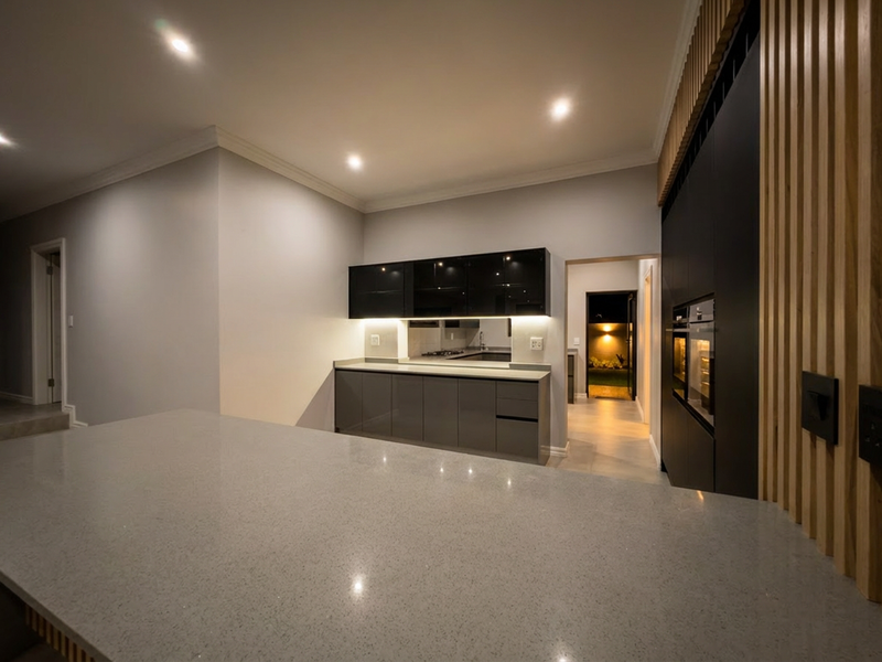 Single-Level Sophistication on a Private Conservation Edge - Photo 9