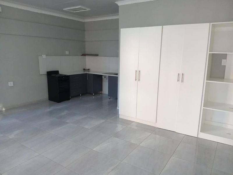 Practical One-Bedroom, One-Bathroom Rental in Richards Bay's Meer En See - Photo 2