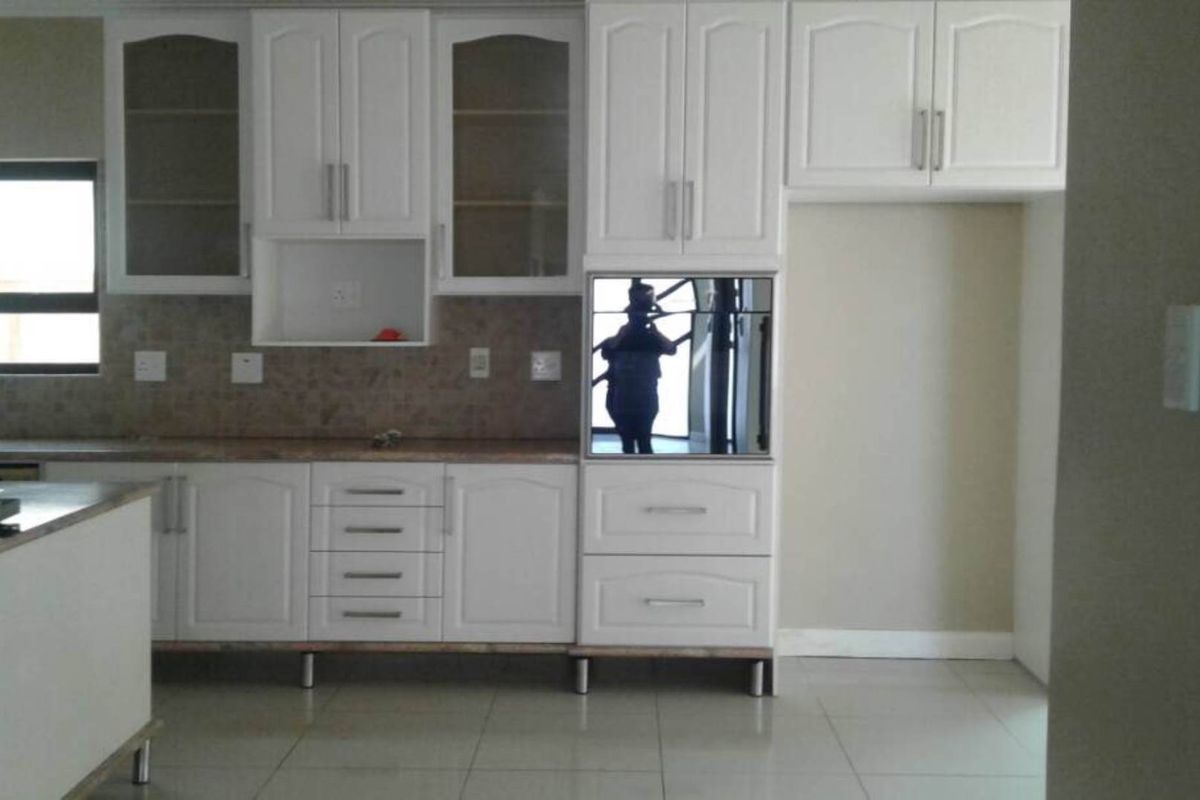 FOR SALE - 3 BEDROOM HOUSE IN LONG BEACH,WALVIS BAY - Photo 5