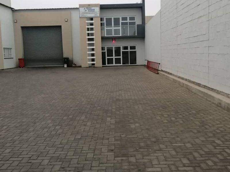 INDUSTRIAL WAREHOUSE FOR SALE WALVISBAY - Photo 4