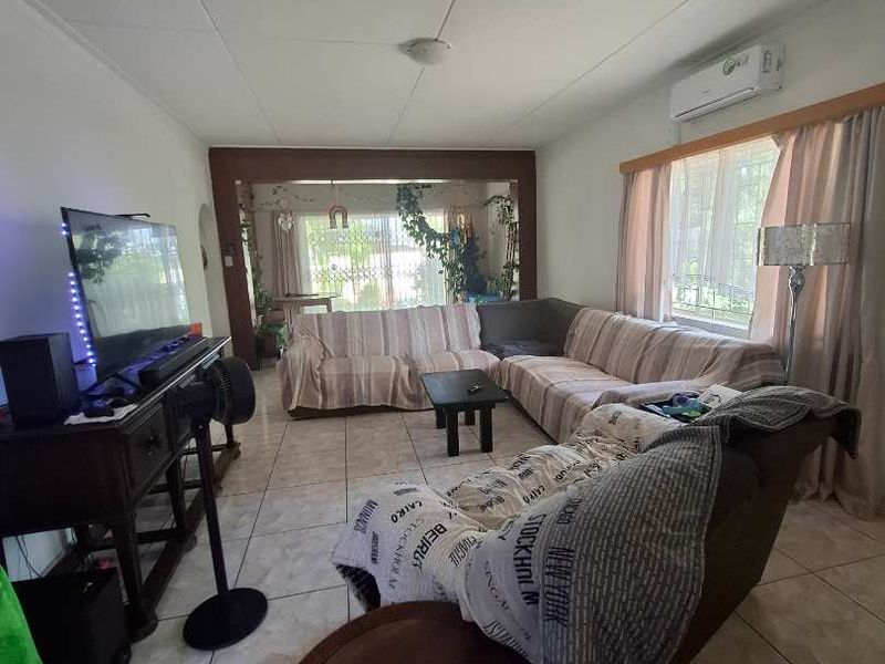 Spacious Family Home set in a tranquil setting - Photo 9