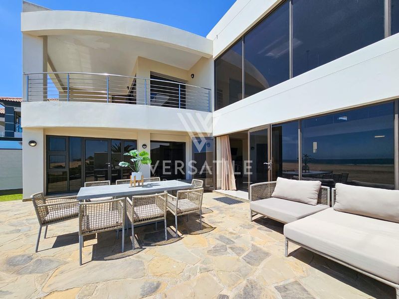 Beachfront House for Sale - Photo 4