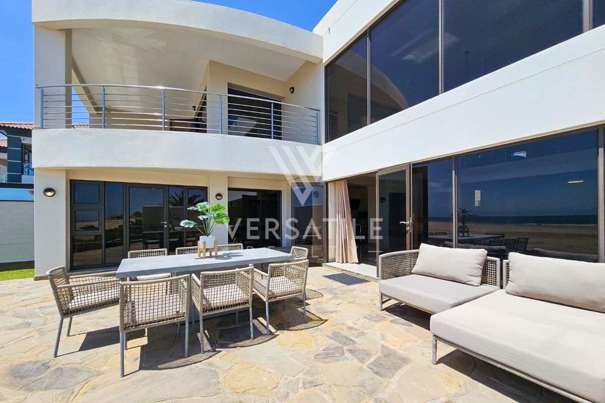 Beachfront House for Sale - Photo 4