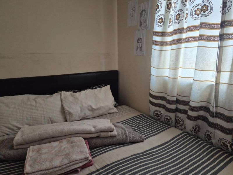 Clayville - R 900 000 Family Home - Photo 9