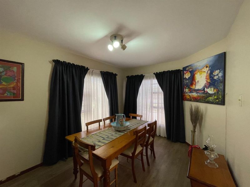 Entertainer's Dream 4 Bedroom House For Sale in Tergniet, Groot Brakrivier - Photo 10