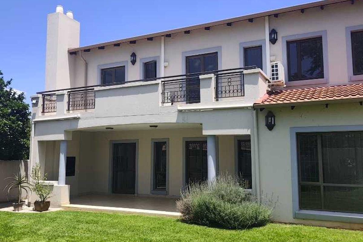 4 Modern Home to Rent in secure estate Waterkloof Ridge - Photo 4