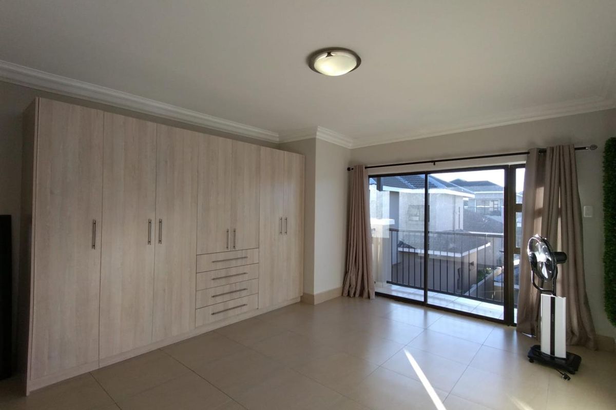 Modern Luxury Meets Secure Living – Stunning 4-Bedroom Townhouse in Shellyvale! - Photo 4