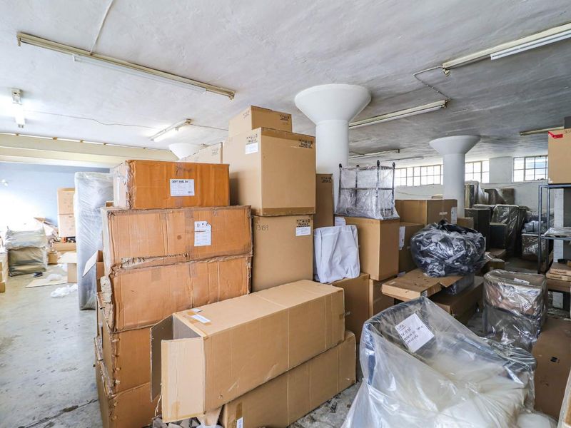 **Prime Industrial Warehouse & Office Space in Wynberg** - Photo 8