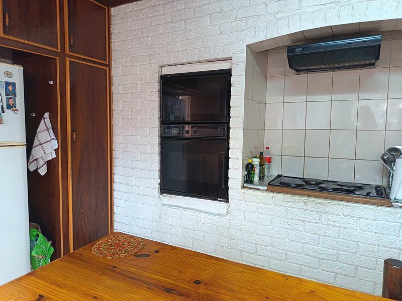 Discover Dual Living and Income in Heuwelsig!" - Photo 6