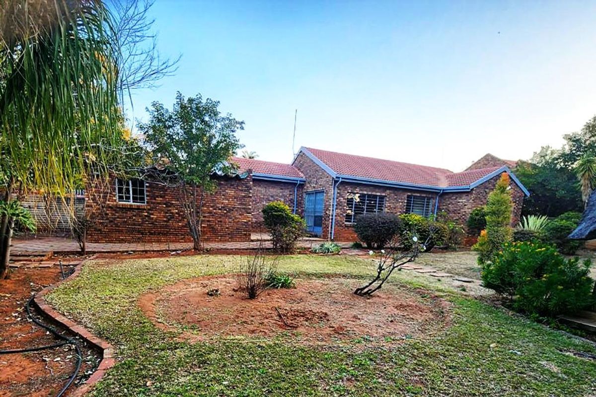 Priced to Sell - 3 Bedroom -2 Bathroom - Photo 2