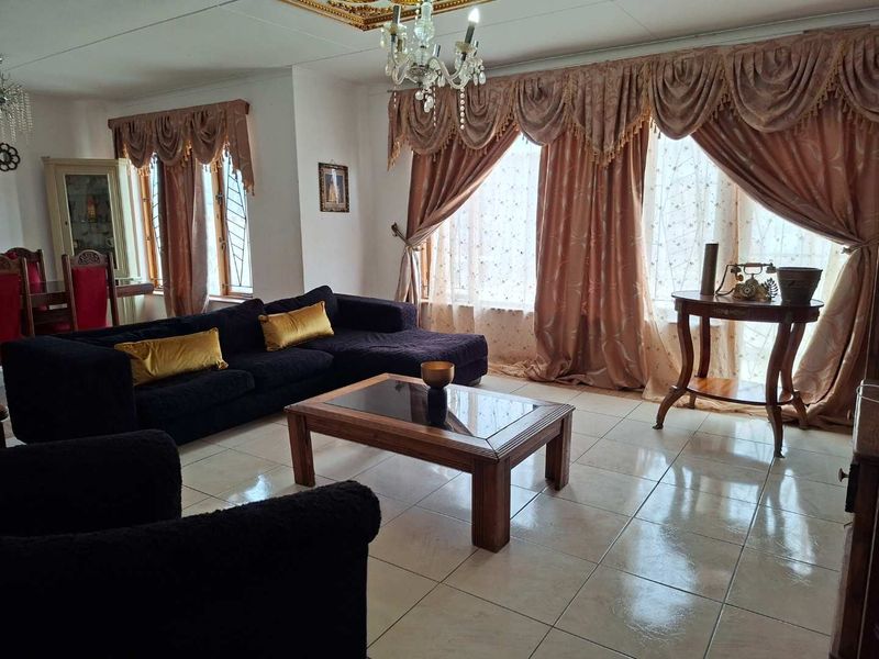 Spacious 3 Bedroom House with 2 Flats in VINETA  SWAKOPMUND - Photo 2