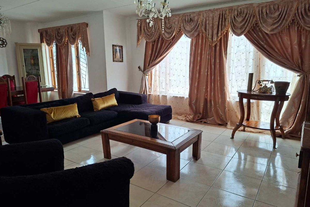 Spacious 3 Bedroom House with 2 Flats in VINETA  SWAKOPMUND - Photo 2