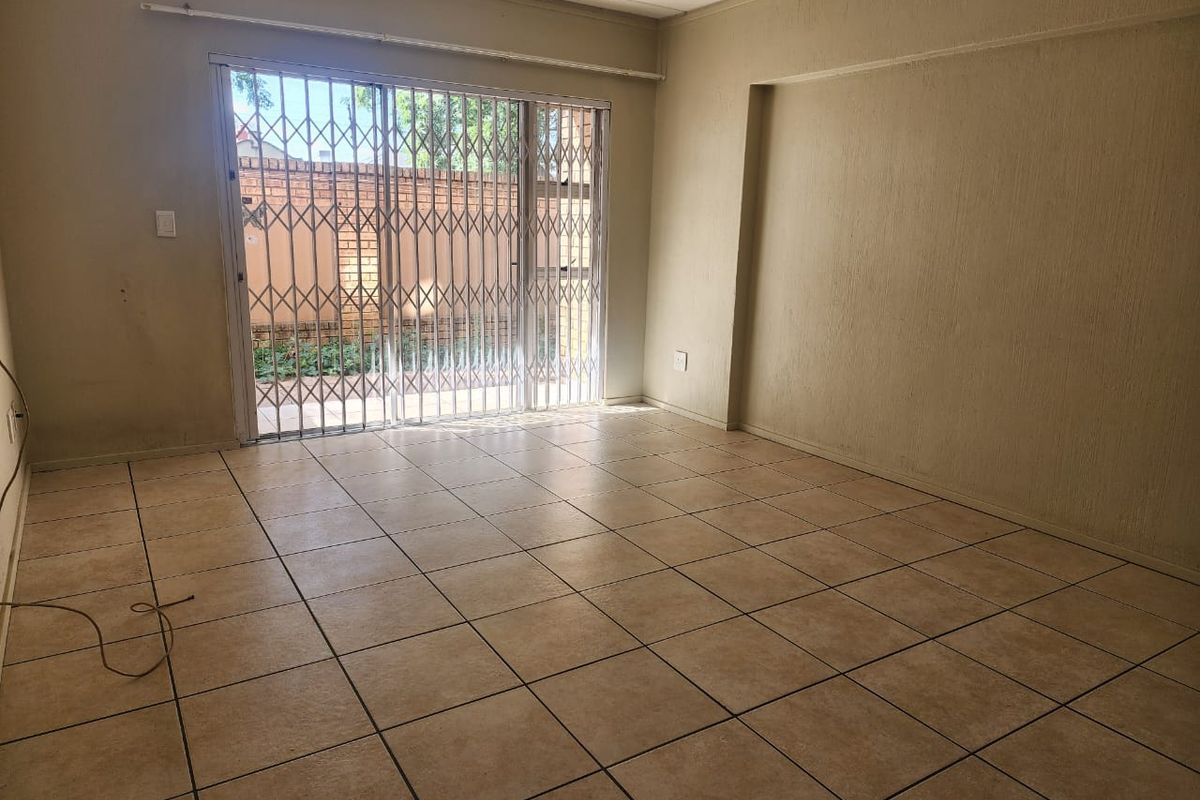 Sunny ground floor unit to rent in Benoni - Photo 5