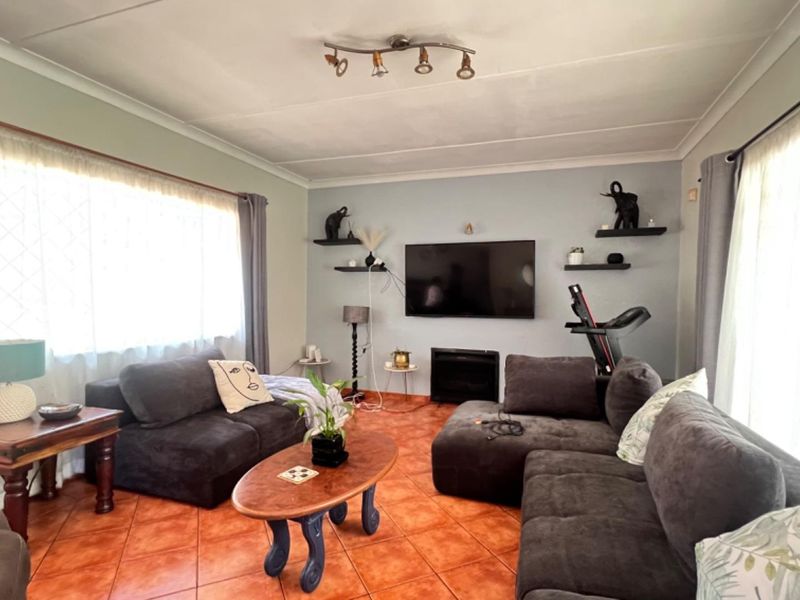 Prime Location Gem: Your Dream Family Home Awaits!" - Photo 7