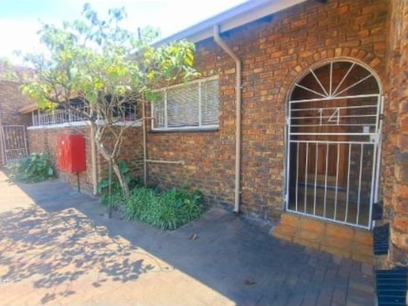 3 Bedroom House In Birchleigh Ext 13 - Photo 2