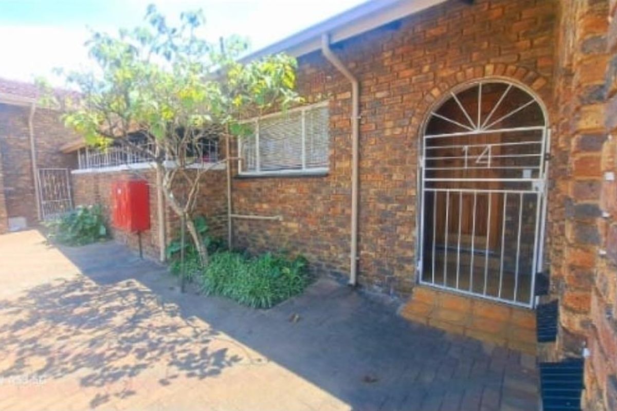 3 Bedroom House In Birchleigh Ext 13 - Photo 2
