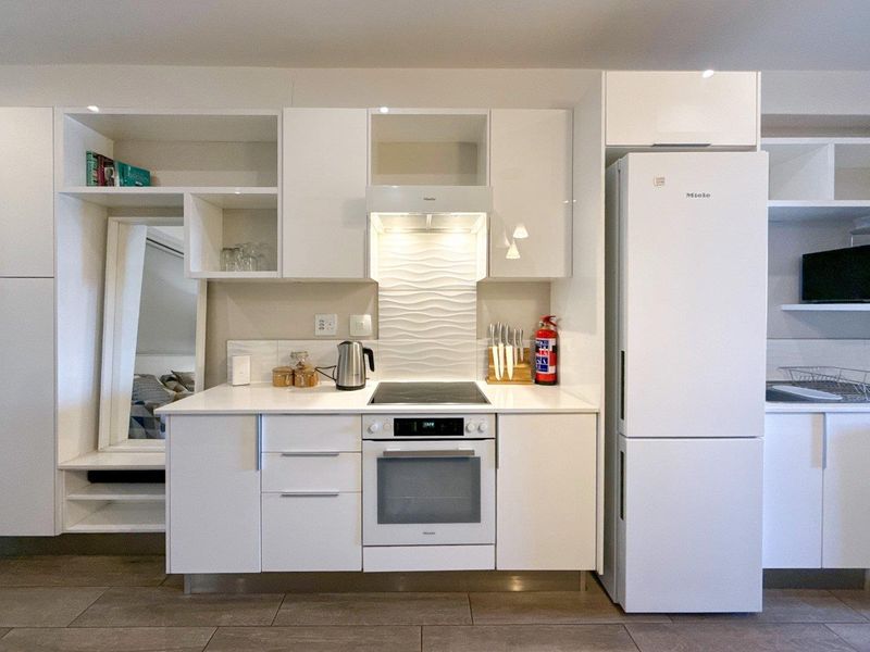 Invest in Elegance, Profit from Convenience - Photo 9