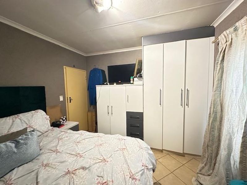 2-Bedroom House for Sale in Olievenhoutbos, Centurion - Photo 5
