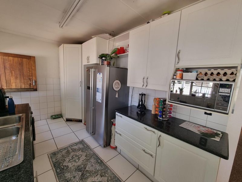 Ideal Family Home: Spacious & Move-In Ready! - Photo 2