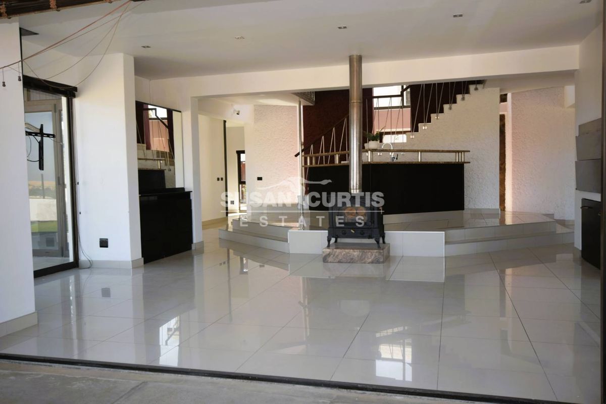 ARCHITECTURALLY DESIGNED double storey MANSION READY FOR BNB WITH HEAVENLY VIEWS! - Photo 4