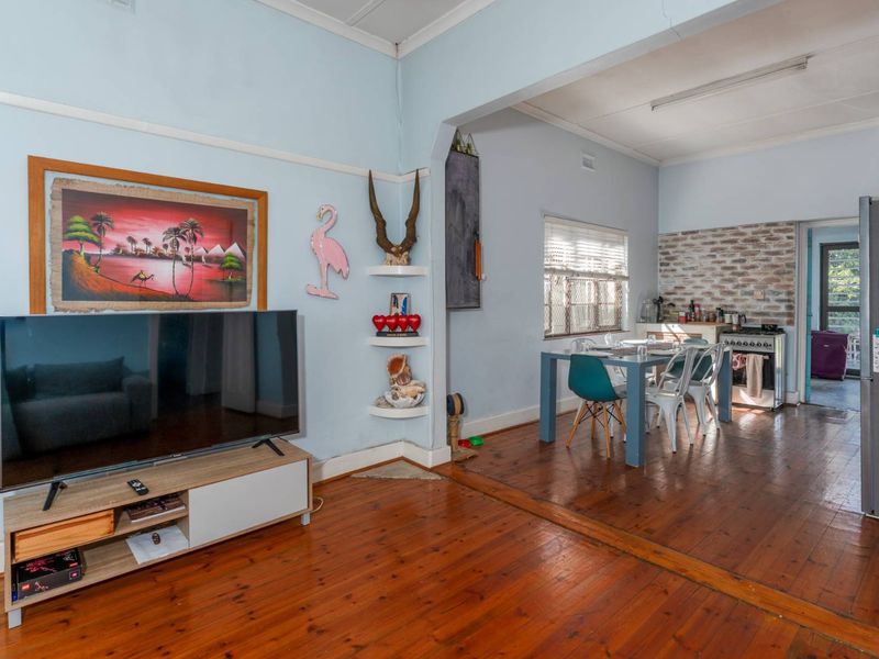 Charmimg Family home with Potential - Photo 5