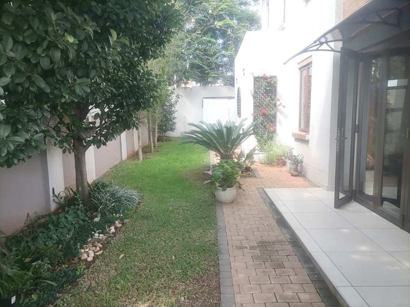 **Luxury Townhouse Living in Montana** - Photo 6