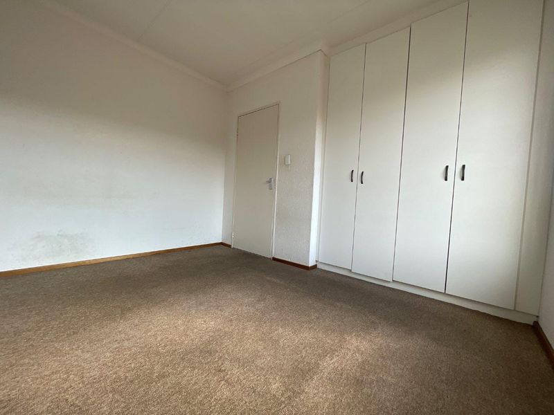 Top Floor 2 Bedroom Apartment for Sale - Photo 5