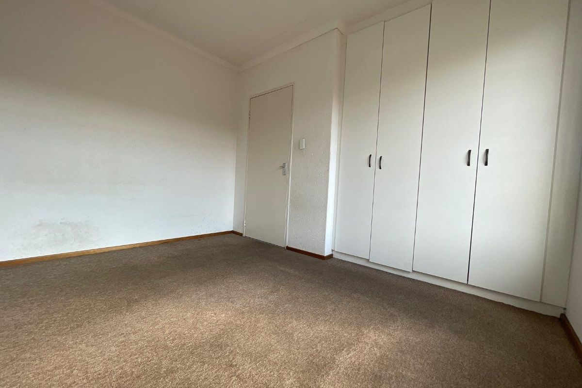 Top Floor 2 Bedroom Apartment for Sale - Photo 5