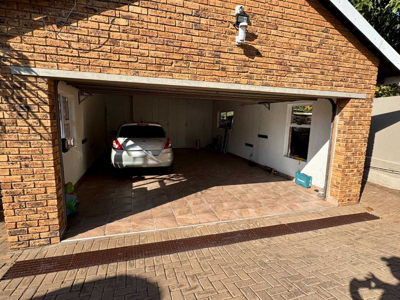 Stunning Family Home in Rangeview - Photo 3