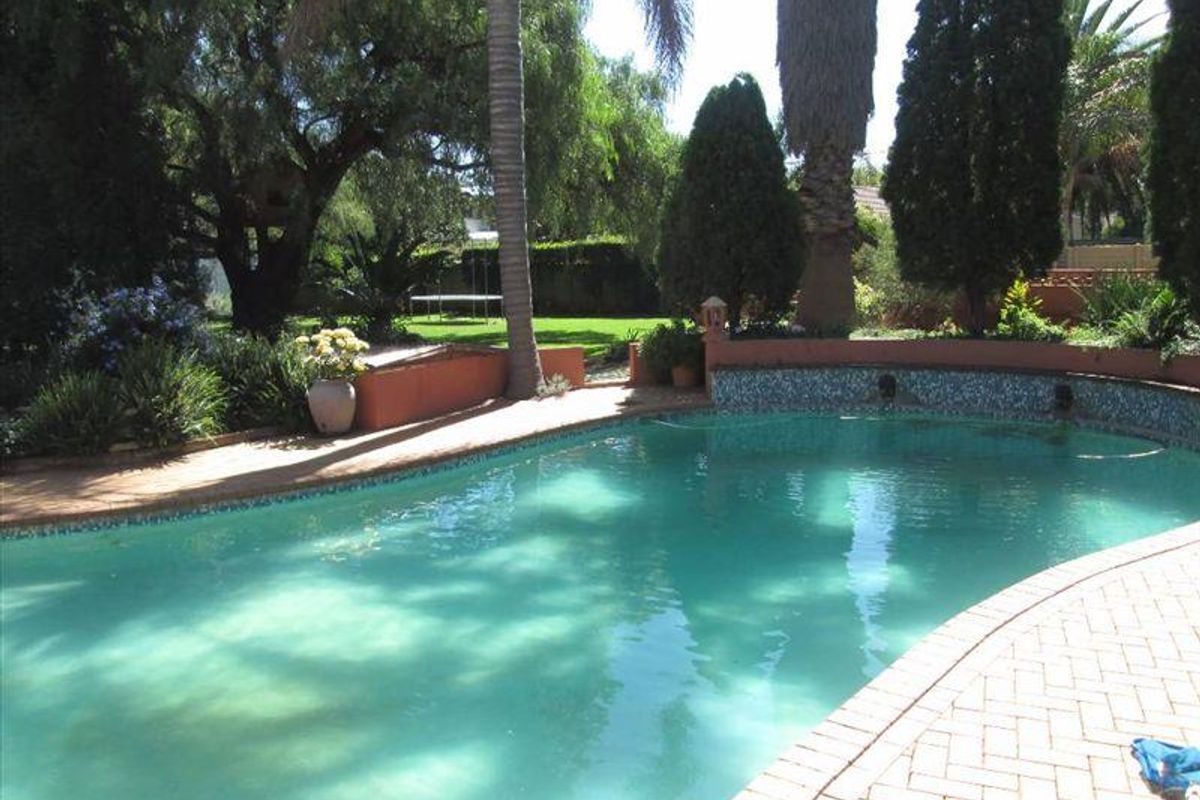 Comfort and space for an extended family in sought after Beyerspark - Photo 2