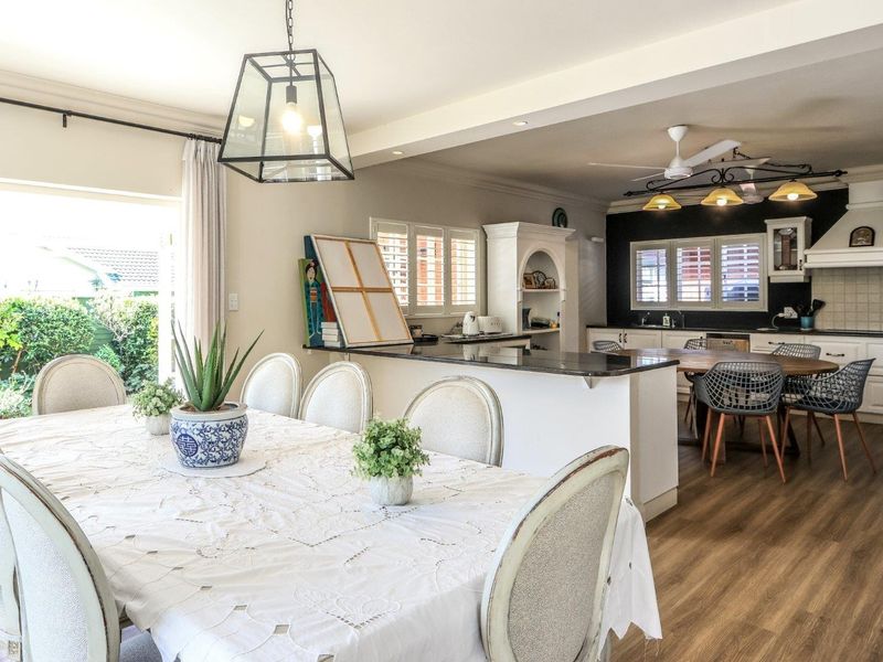 Immaculate, 4 Bedroom Family Home - Photo 10