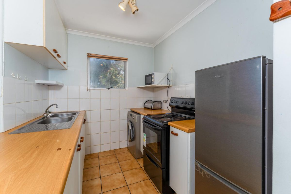 Excellent Financials | 3 Bedroom | Investors Dream | Air Bnb Friendly - Photo 4
