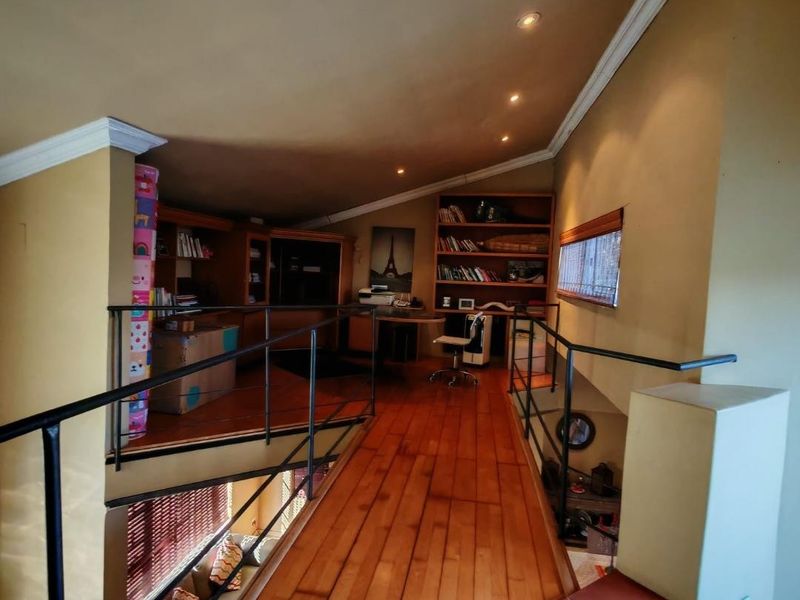 A Rare Double-Storey Home with Breathtaking Golf Course Views. - Photo 10