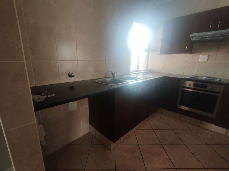 VERY NEAT APARTMENT ON FIRST FLOOR - Photo 9