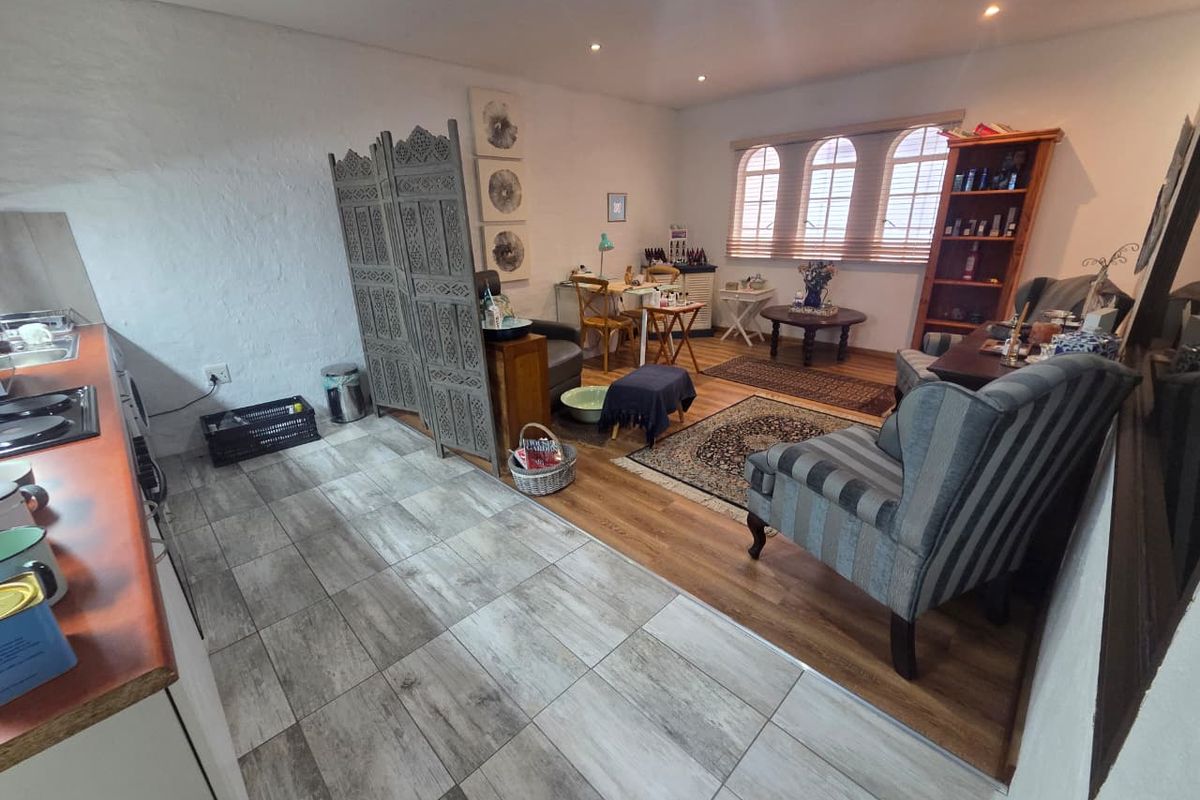 Modern Garden Cottage in Prime Robindale Location – Ideal for a Single Professional - Photo 5