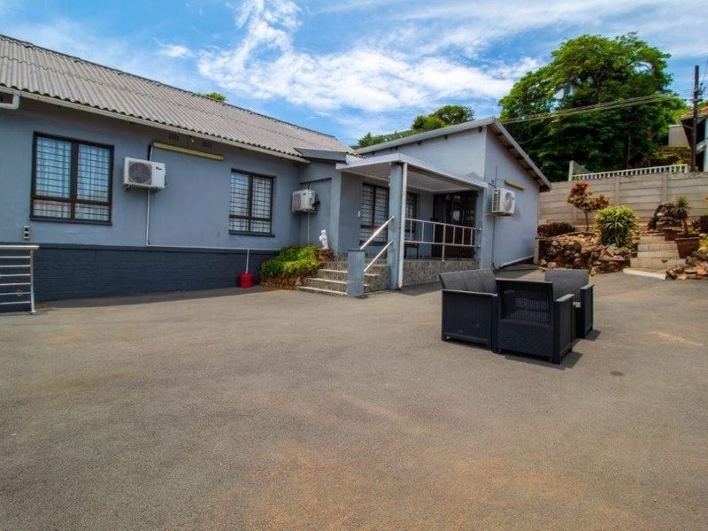 Spacious Family Living with Income Potential - Photo 2