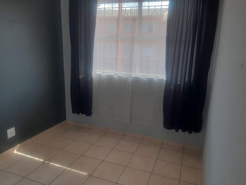 2 Bedroom Town House in New Redruth - Photo 9