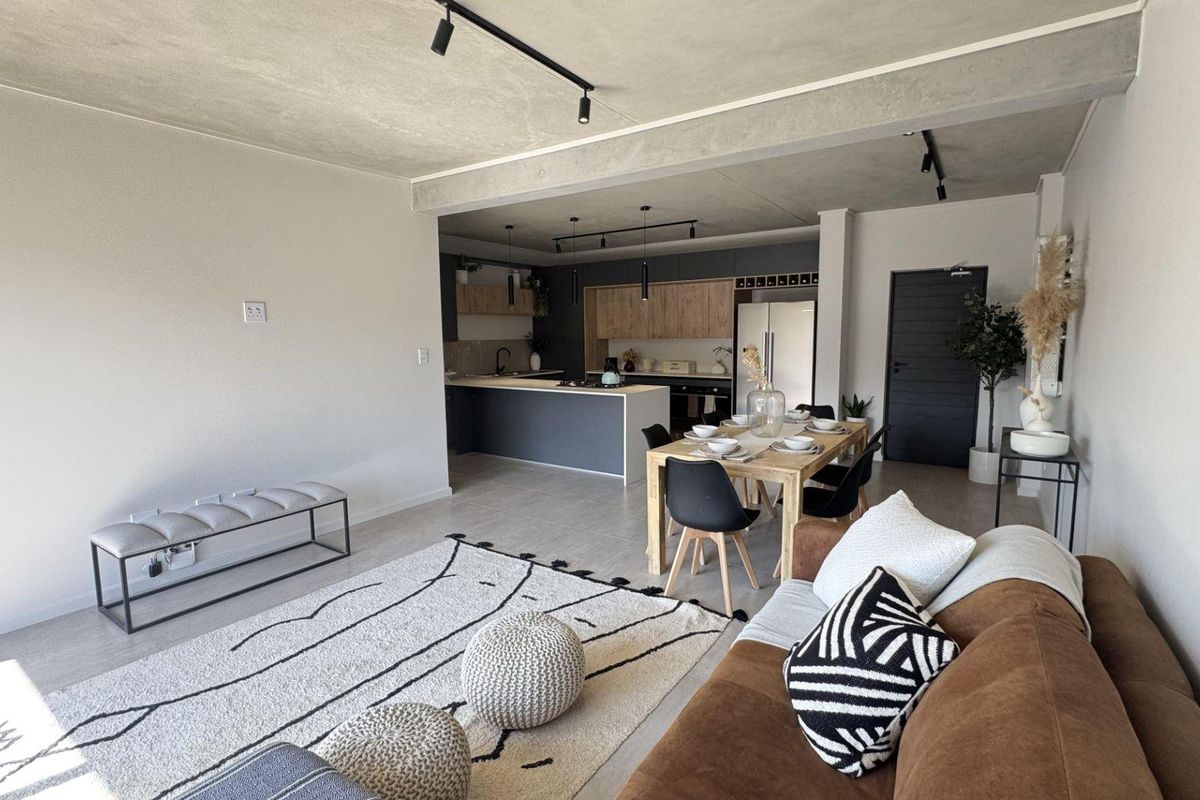 Luxury Redefined - Contemporary 3 Bedroom, 2.5 Bathroom Apartments in Waterkloof - Photo 3