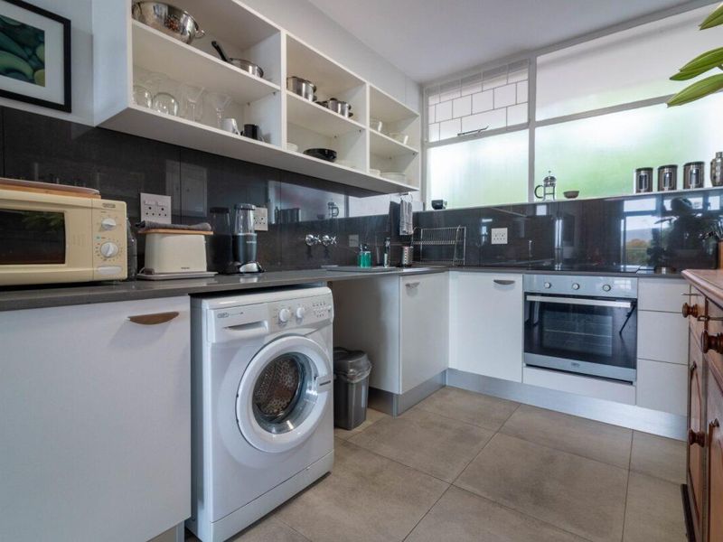 UNIQUE Contemporary Gem in Thorniebrae - Photo 9