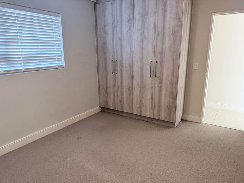Spacious Apartment In Popular Waters Edge - Photo 5