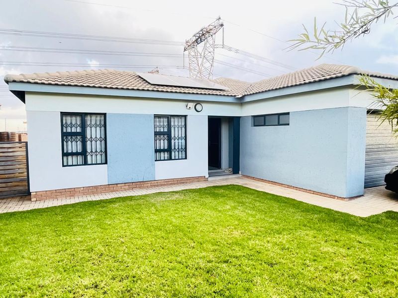 Discover Your Dream Home in Thatchfield's Newest Development - Photo 4