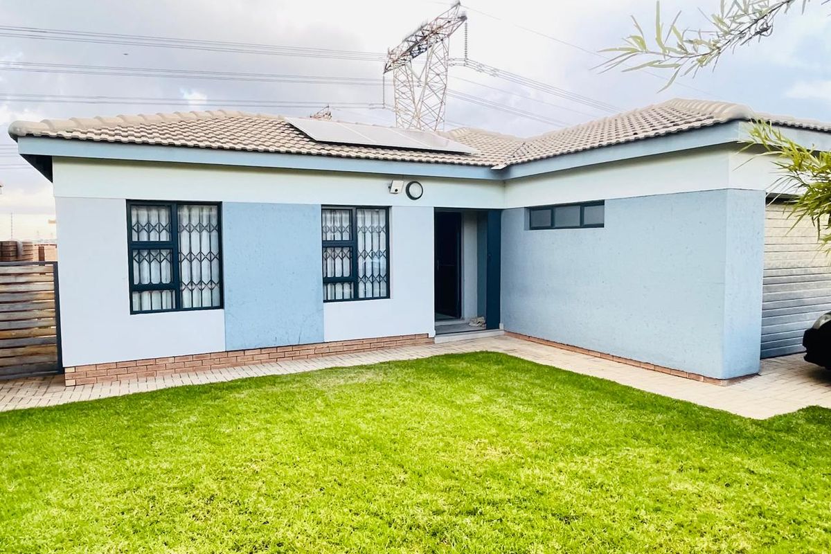 Discover Your Dream Home in Thatchfield's Newest Development - Photo 4