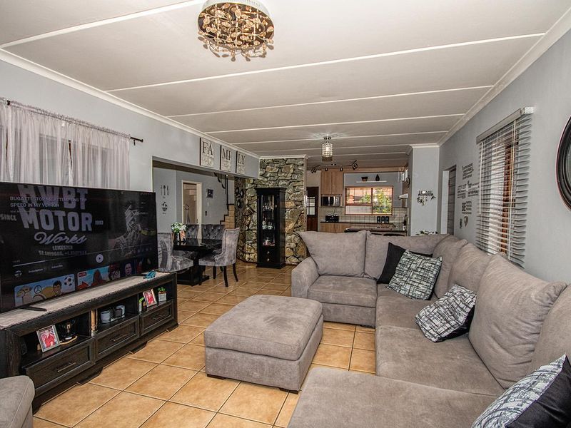 3 Bedroom Meyersig Modern Family home! - Photo 5