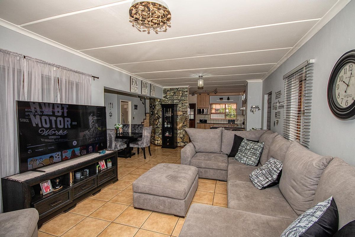 3 Bedroom Meyersig Modern Family home! - Photo 5