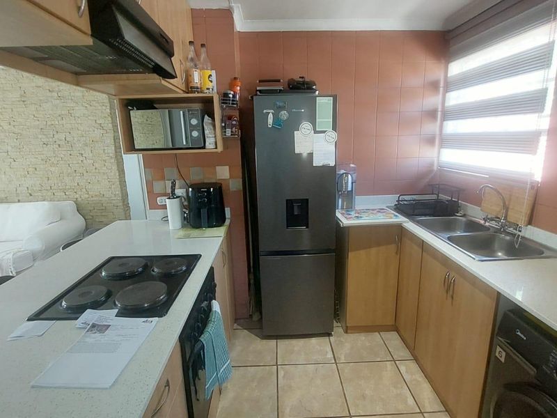Spacious Open-Plan Living in Verwoerdpark – Ideal Starter Home - Photo 2