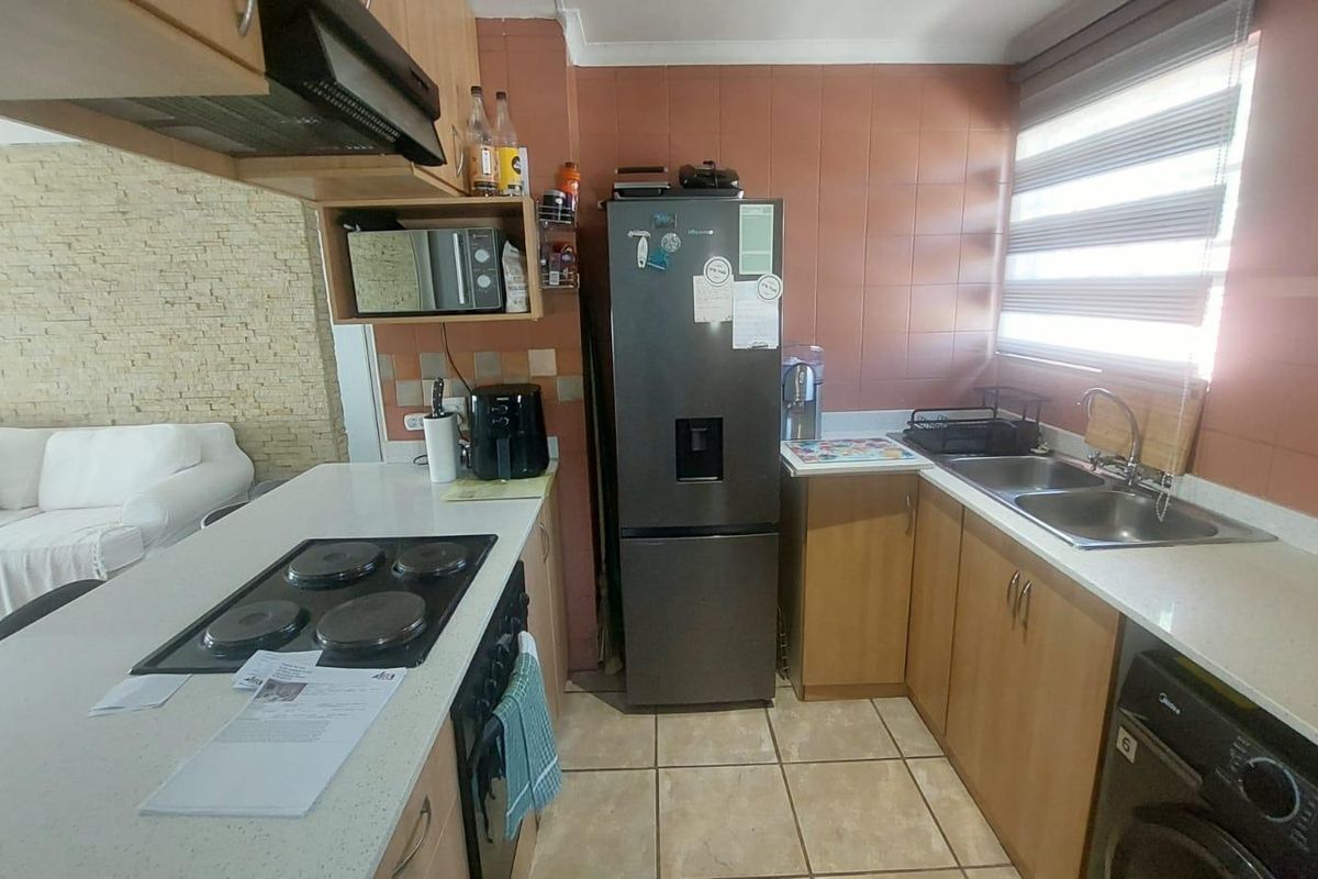 Spacious Open-Plan Living in Verwoerdpark – Ideal Starter Home - Photo 2